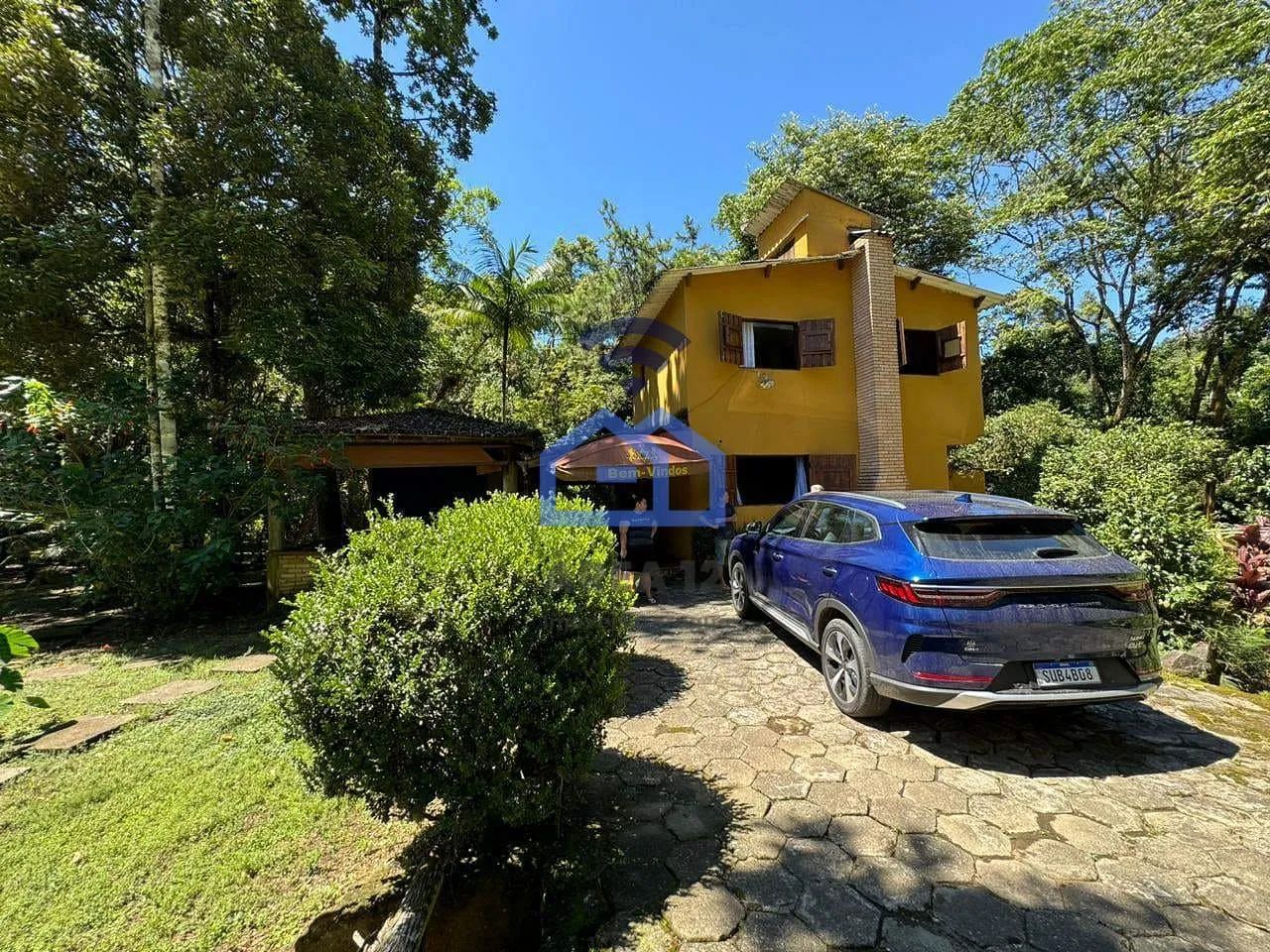 Belíssima Chácara à venda com 4.350m² no alto da serra, caminho do Pouso Alto a 3km da rod