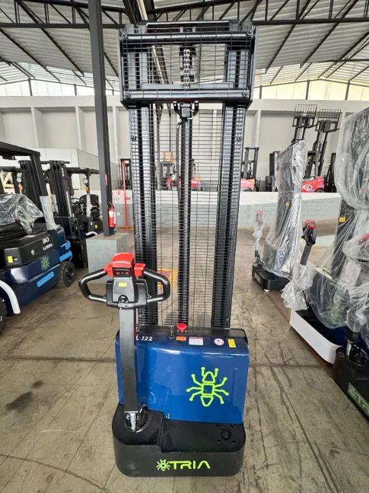 EMPILHADEIRA PATOLADA