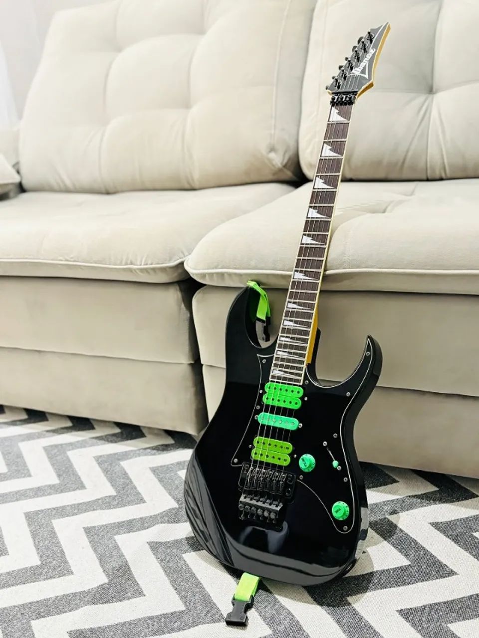 Ibanez Serie RG Set Ricambio Coperchio Cavità Comando Posteriore - NERO