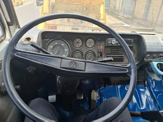 Caminhão Volkswagen  com Poliguindaste Kibrás - Foto 6