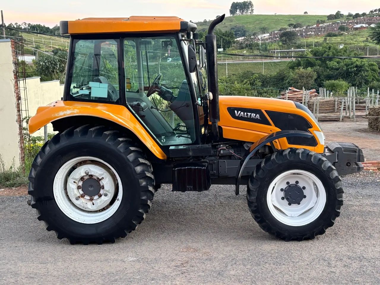 Trator valtra A950  cabinado - Foto 3