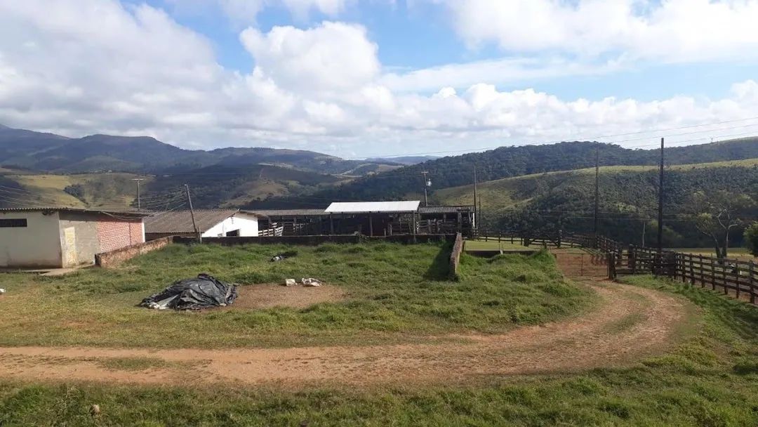 Fazenda de 505 hectares com curral completo e várias nascentes em Aiuruoca - MG.