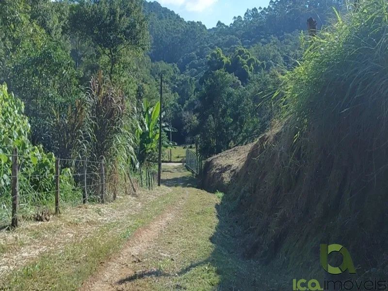 Vende-se terreno para cabanas e chalés, terreno a poucos kms de Florianópolis