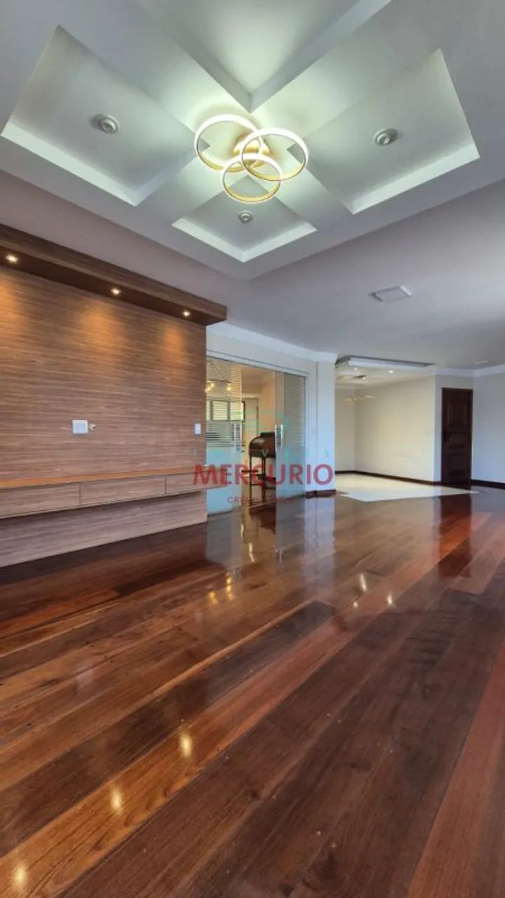 Apartamento REFORMADO para VENDA EDIFICIO CAIOBA com e 3 quartos 1 Suíte 2 Vagas no Centro