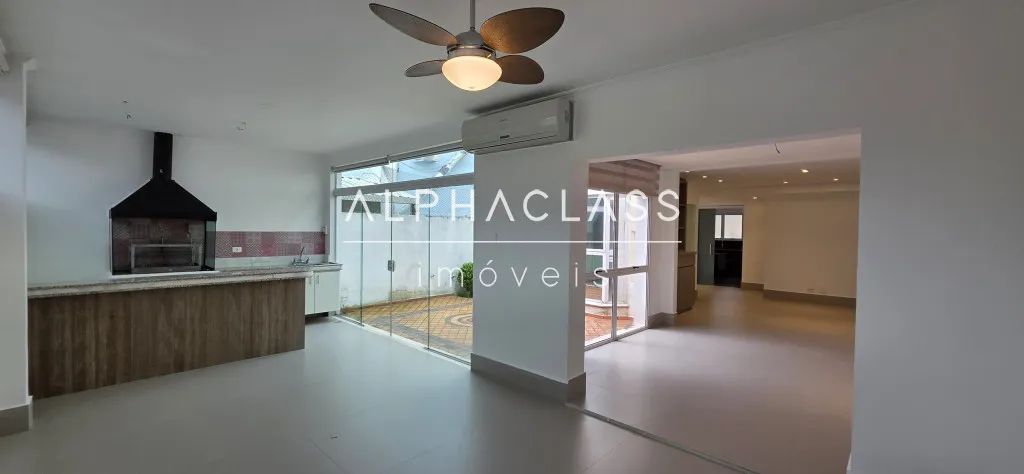 Excelente Casa em Condomínio - Alphaville / Tamboré