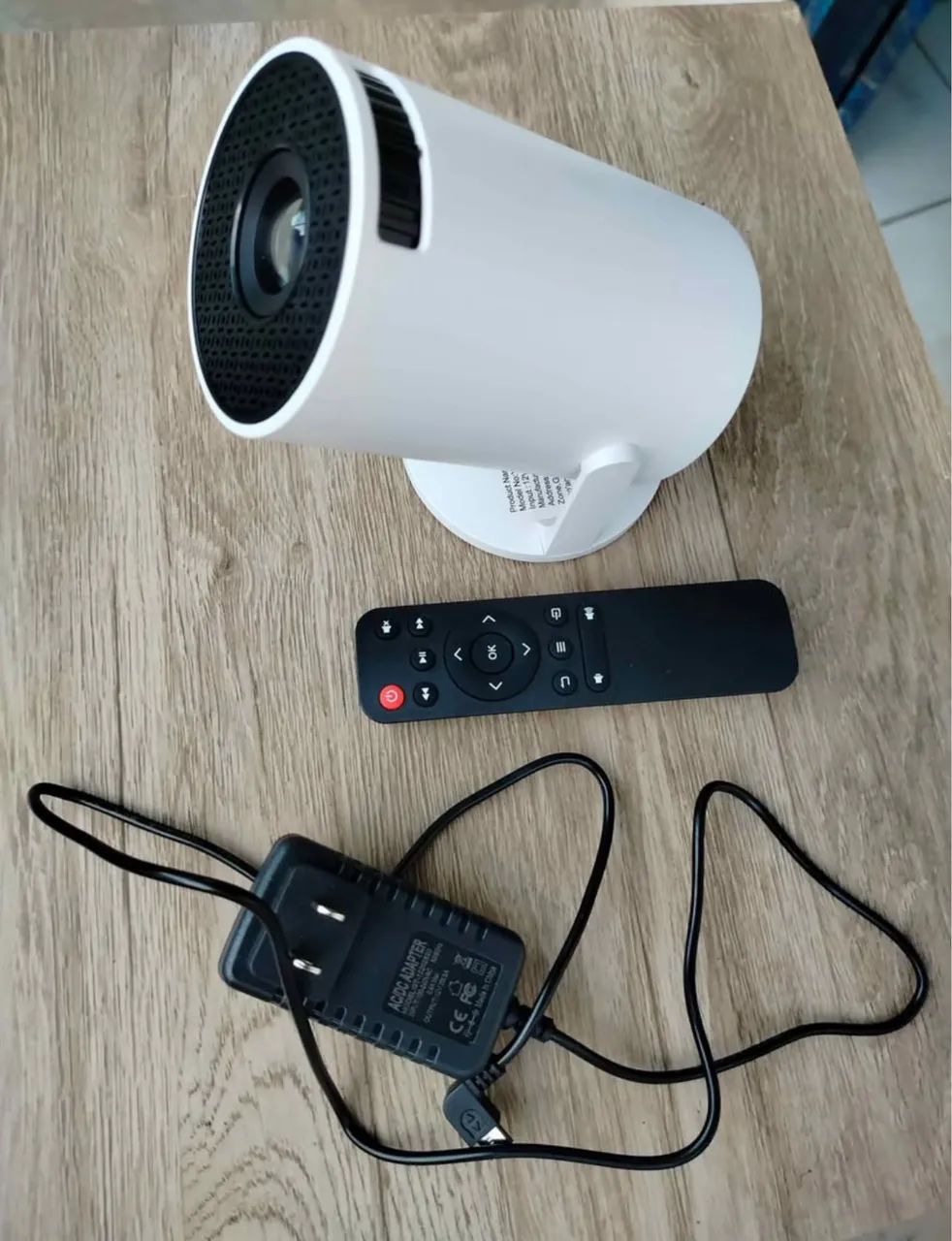 PROJETOR COM ANDROID 150 POLEGADAS  - Foto 2