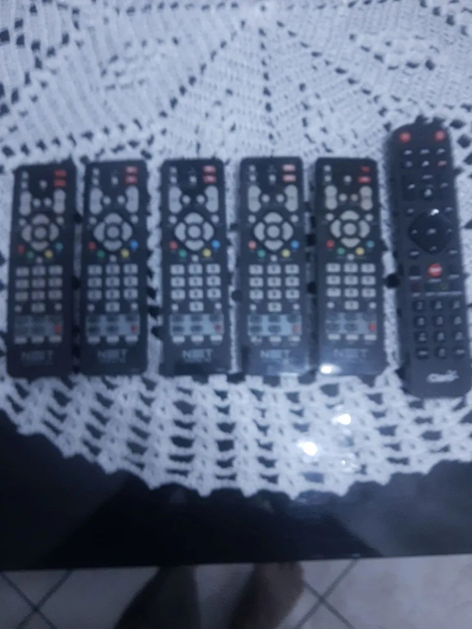 Vendo 6 (seis) controles da claro net