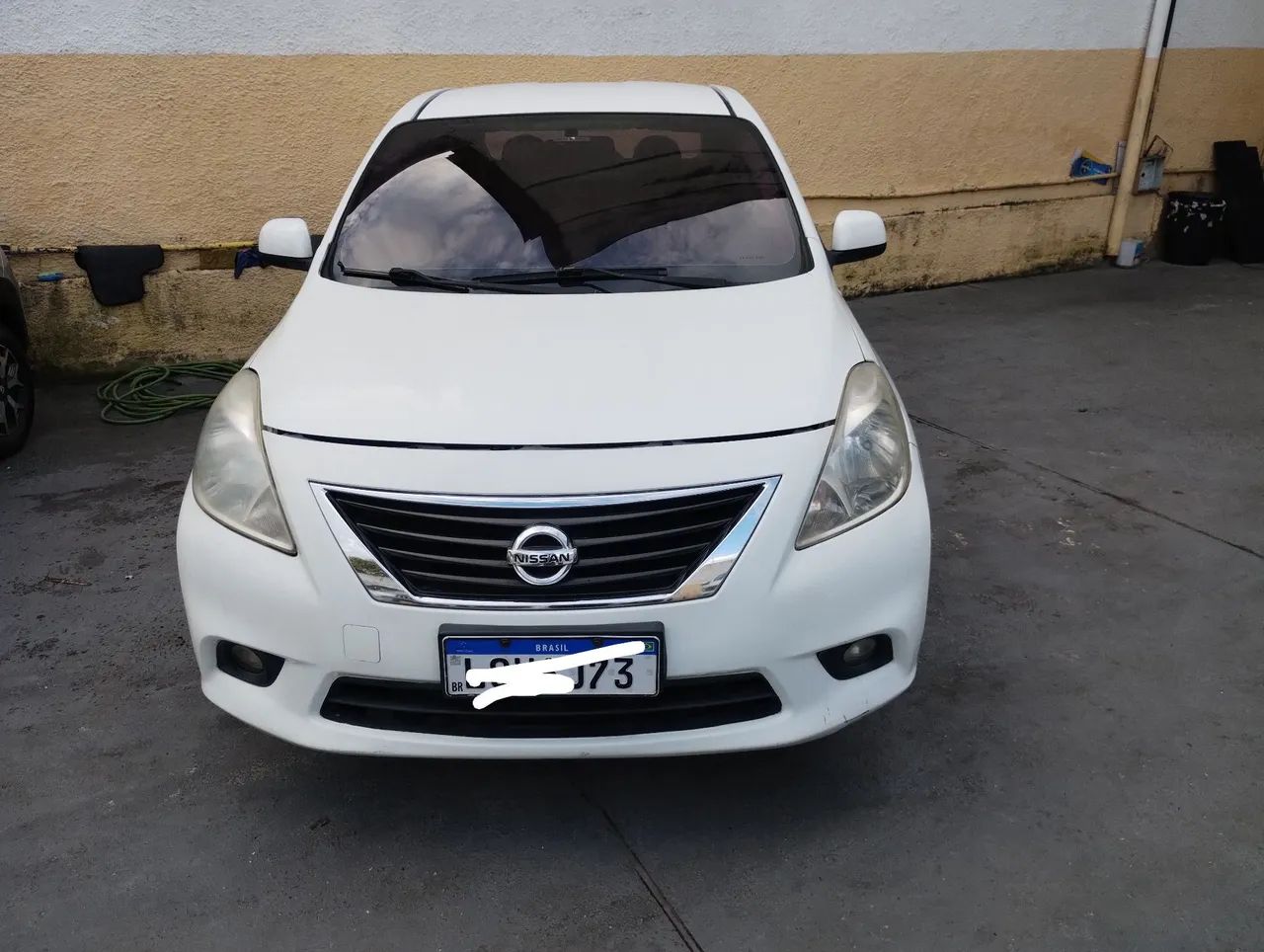 Nissan Versa VERSA SL 1.6 16V Flex Fuel 4p Mec. 2014