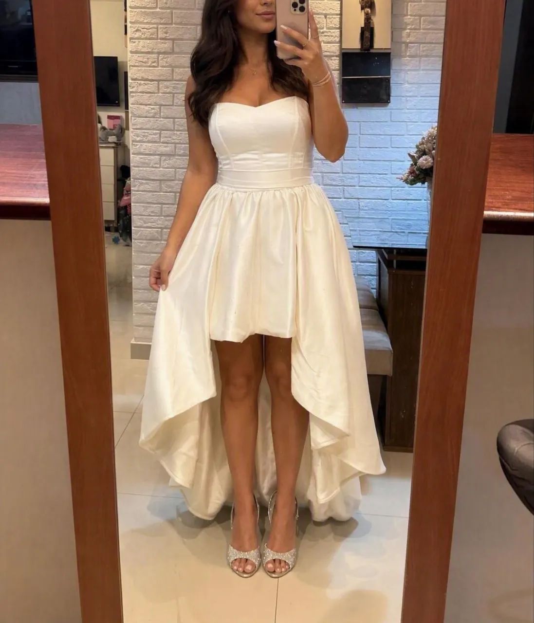 VESTIDO DE NOIVA MODERNO E EXCLUSIVO 