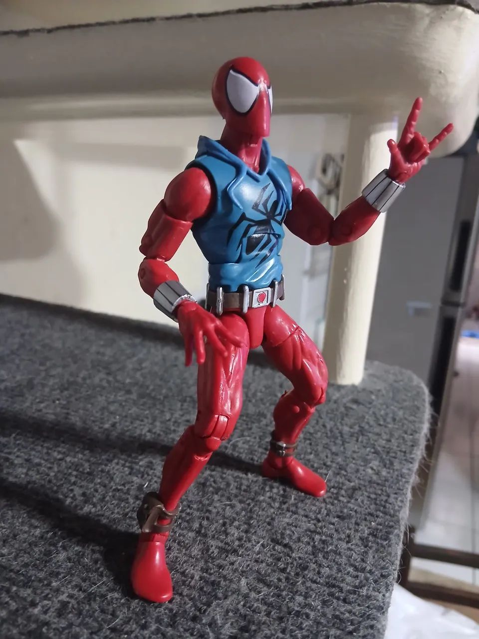Aranha Escarlate Spider Scarlet Marvel Legends Wave Rhino - Foto 2