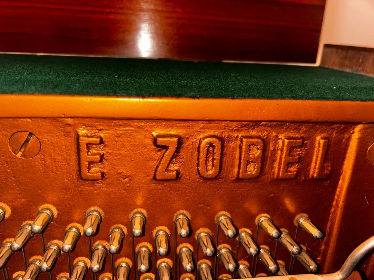 Piano Vertical E. Zobel 115 cm | Bom Estado - Foto 5