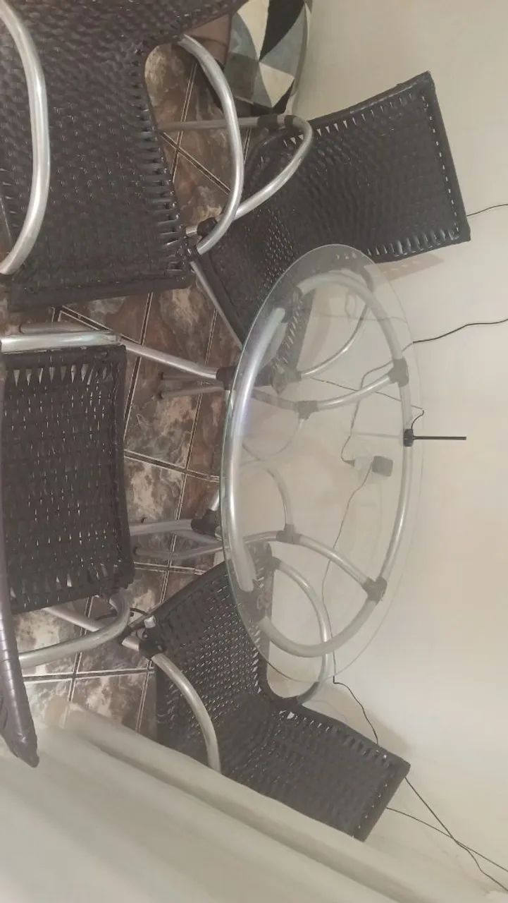 Vendo uma mesa 