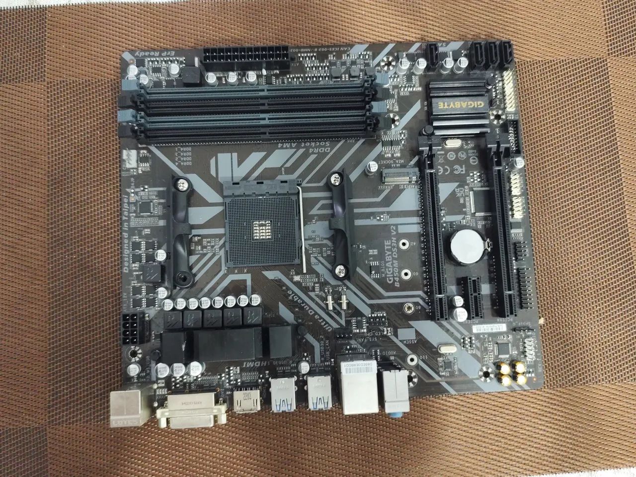 Placa mãe gigabyte b450m DS3H V2