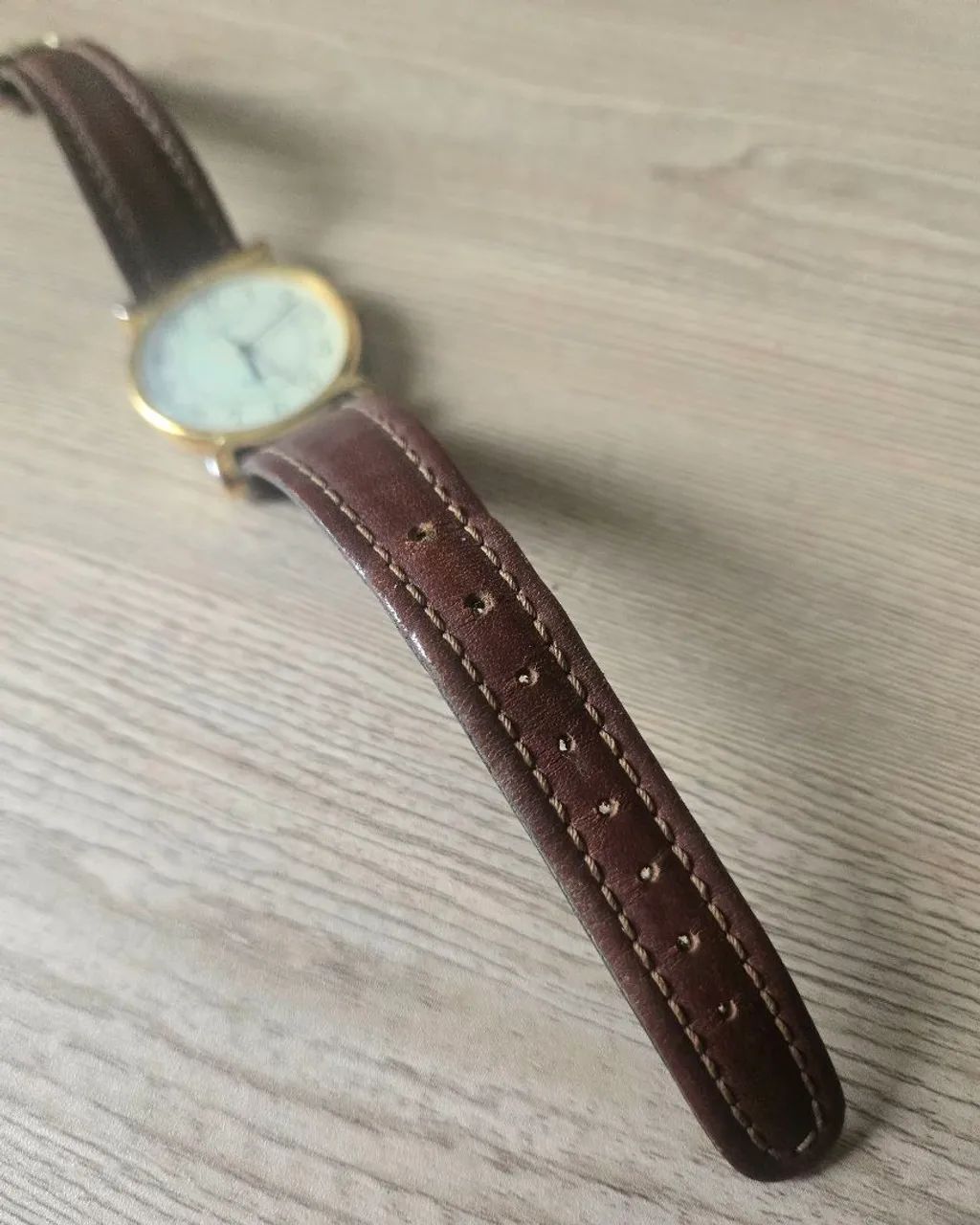 Relógio Sutton (movimento Quartz, com caixa dourada e pulseira de couro marrom) - Foto 3