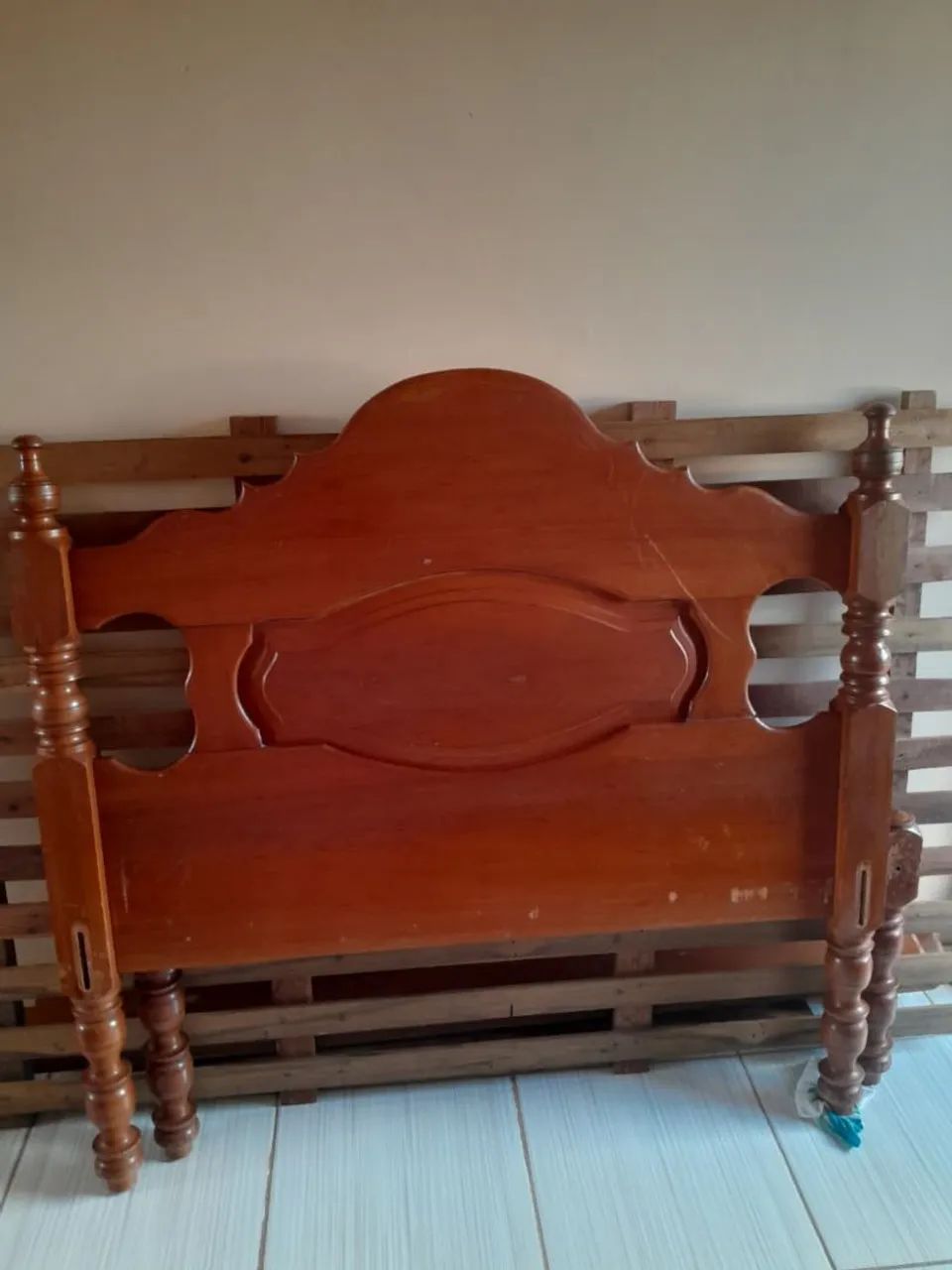 Cama casal madeira cerejeira  - Foto 4