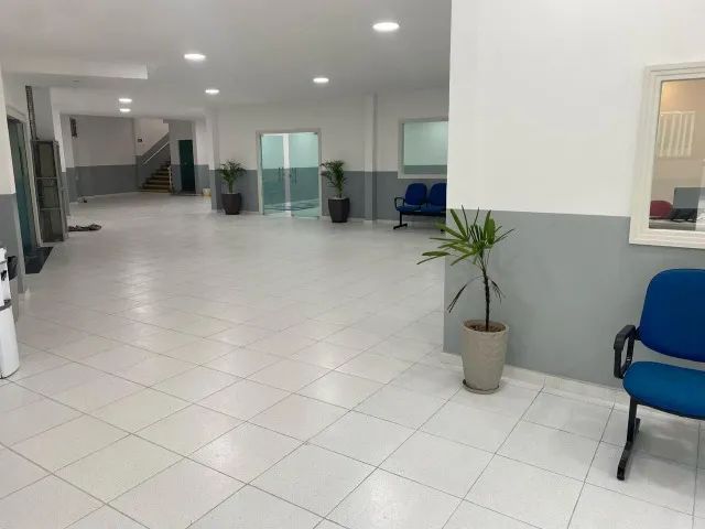 Pédio Comercial, +1000m2, estacionamento interno, banheiro para deficiente, 10 vagas