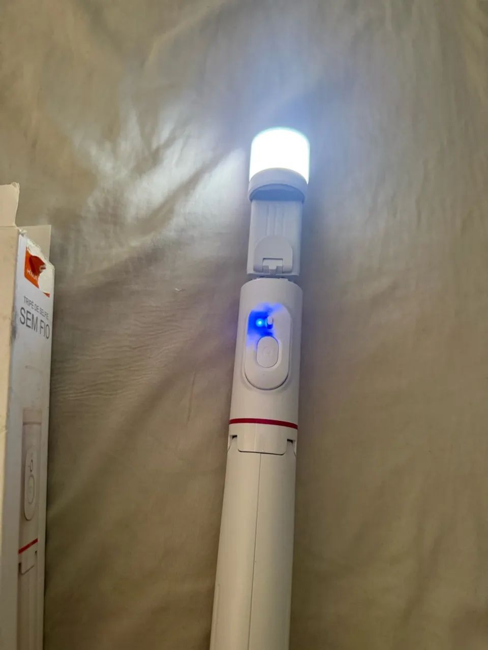 Tripé de Self sem fio com led recarregável - Foto 2