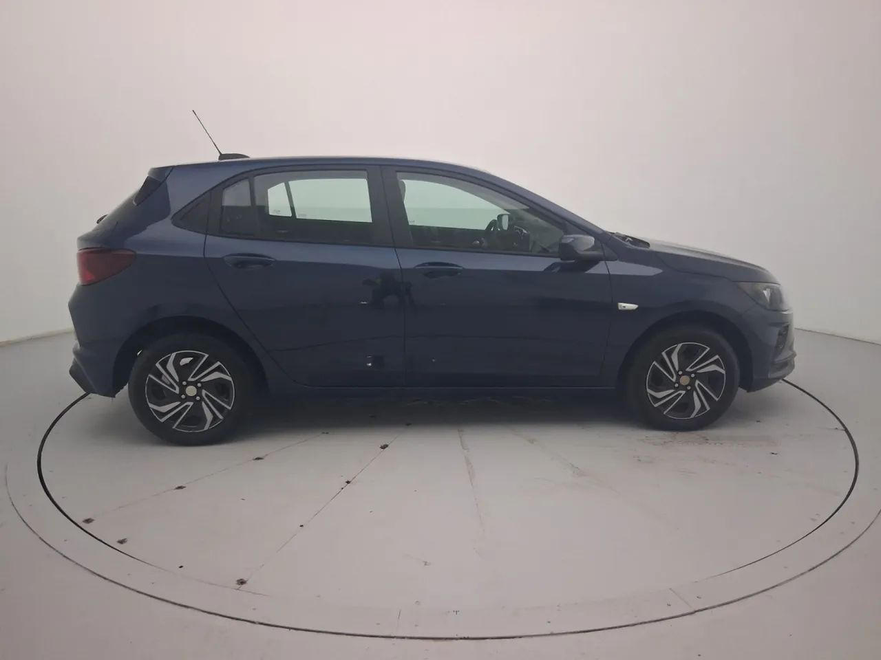 Chevrolet Onix Hatch 1.0 12V Flex Mec. 4P, foto 6 de 18