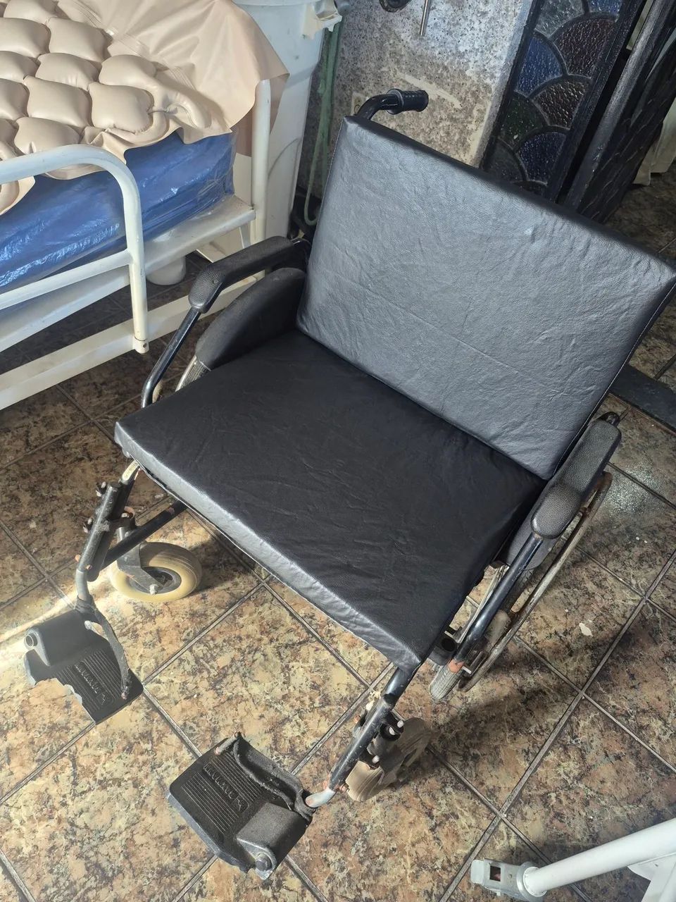 Cadeira de rodas para gordo