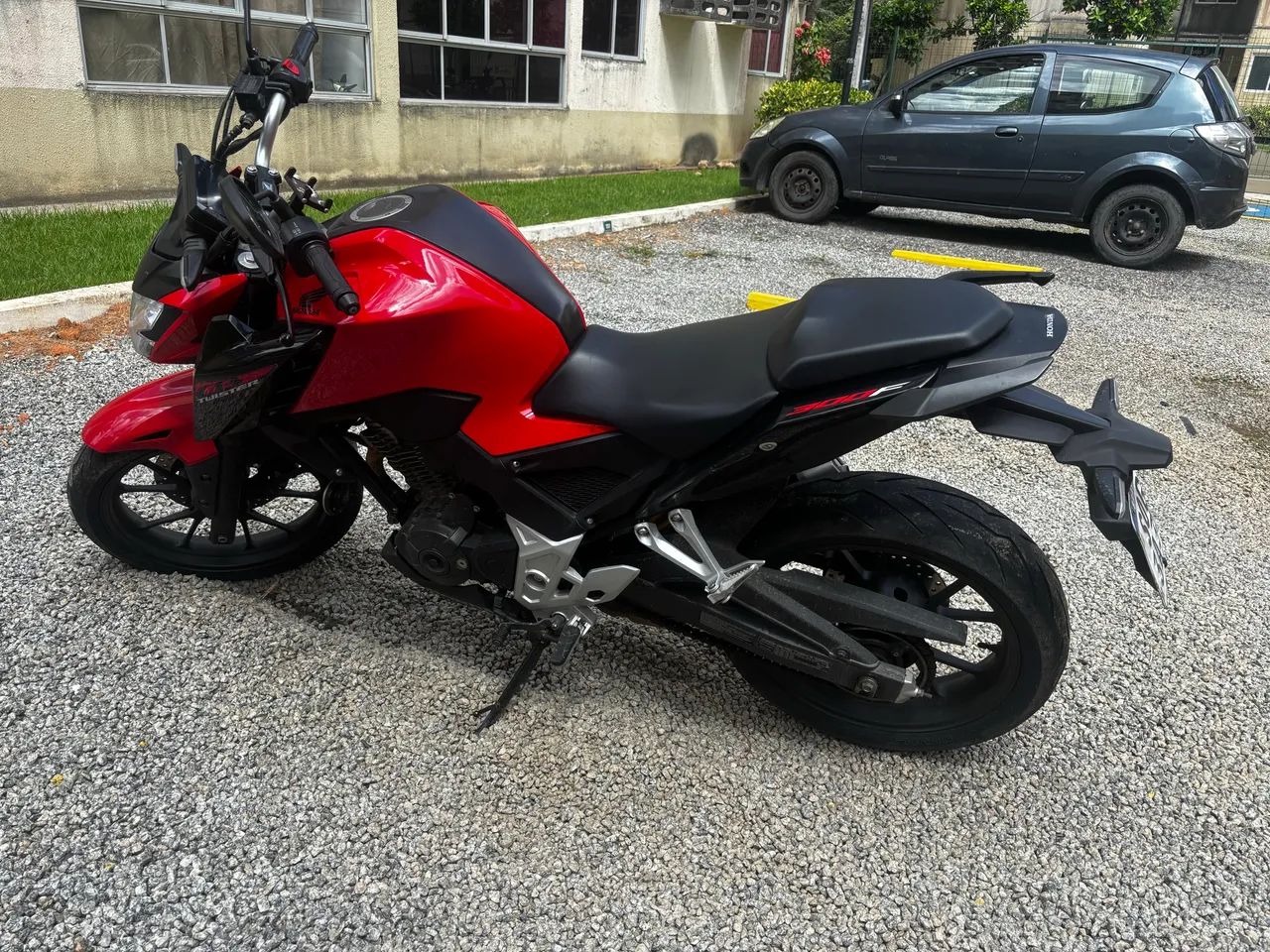 CB 300F muito nova  - Foto 5
