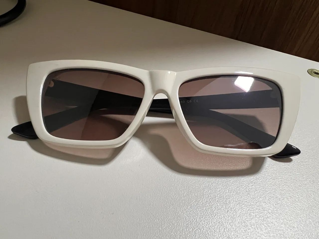 Óculos de sol branco Yaz  - Foto 4