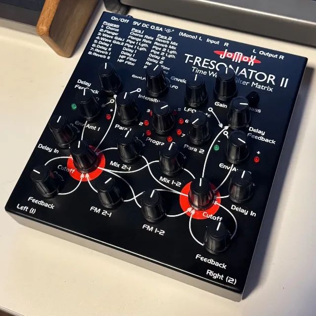 Jomox T-Resonator II - filterbank, chorus flanger, delay reverb