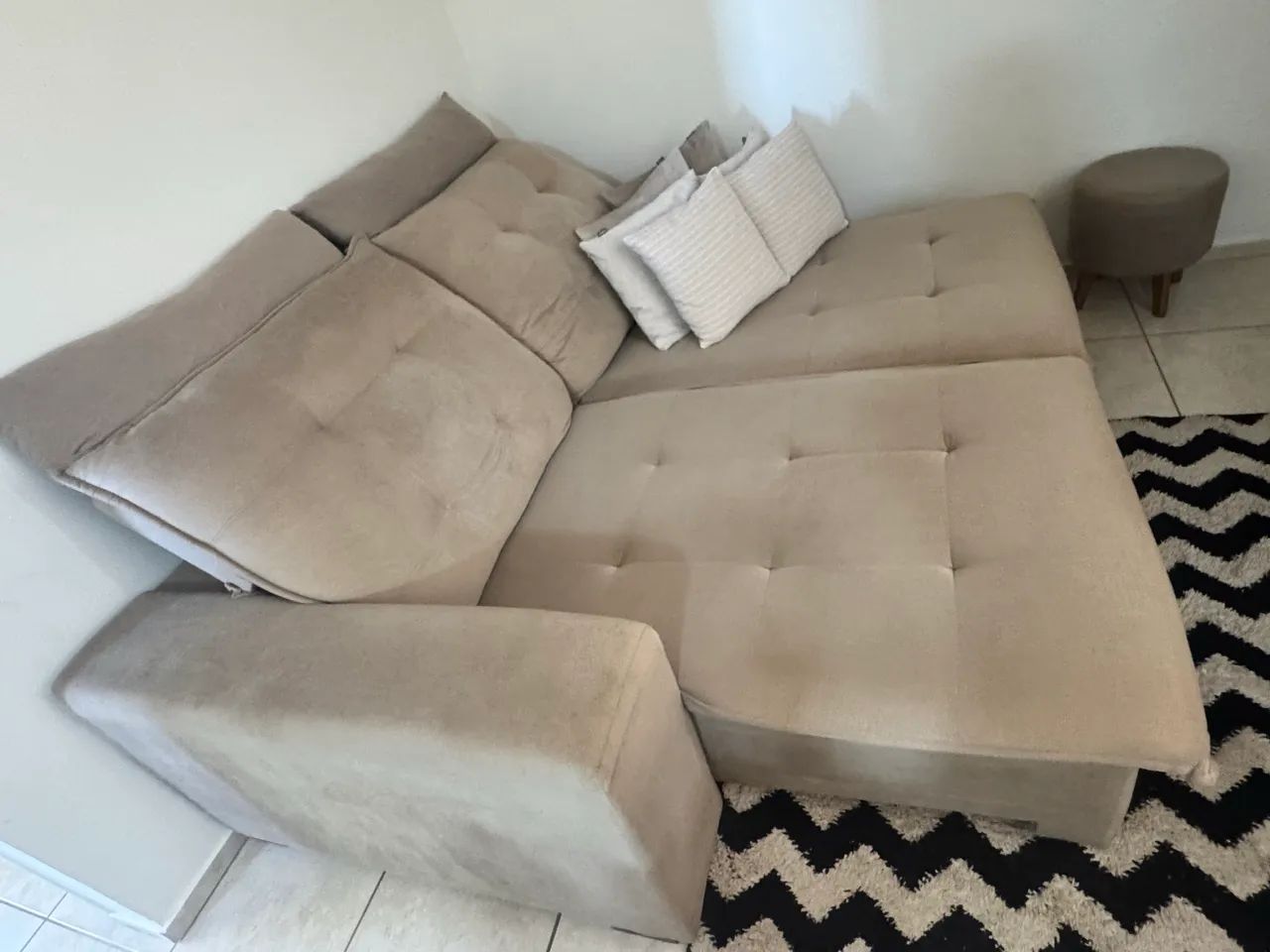 Vende-se Sofá retrátil 2,30 comprimento 1,30 fechado 1,80 aberto - Foto 2