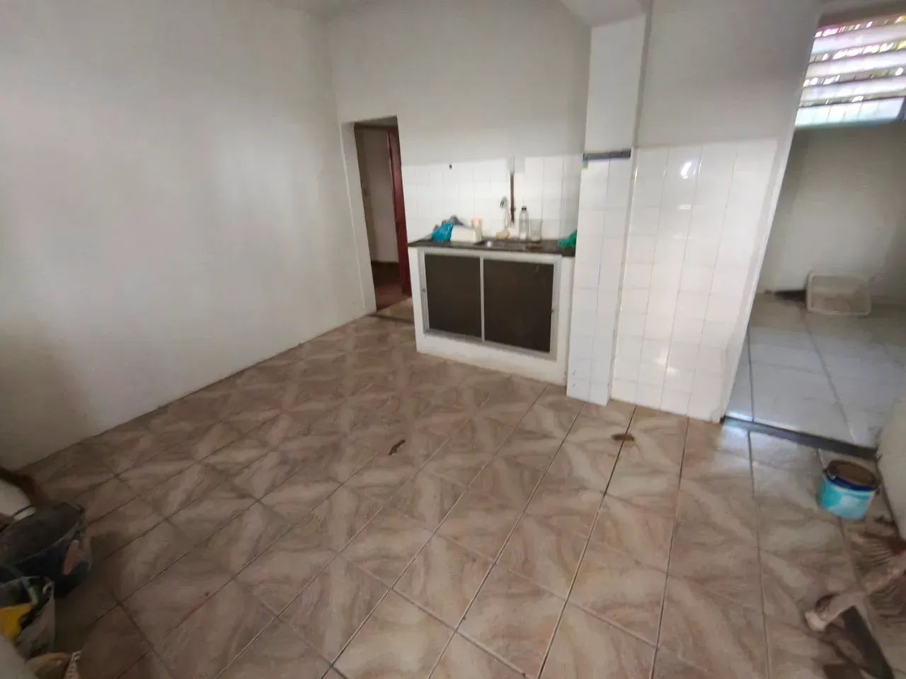 Casa Comercial, toda linear, com 6 quartos em Centro - Macaé - RJ - Foto 4