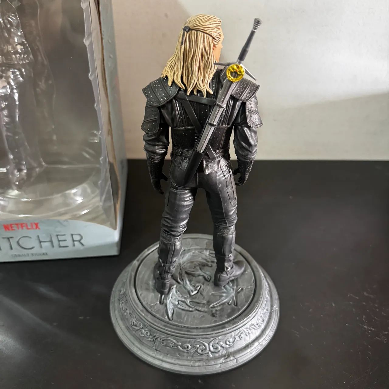 Figure Dark Horse Lacrado Original Geralt Witcher - Foto 3