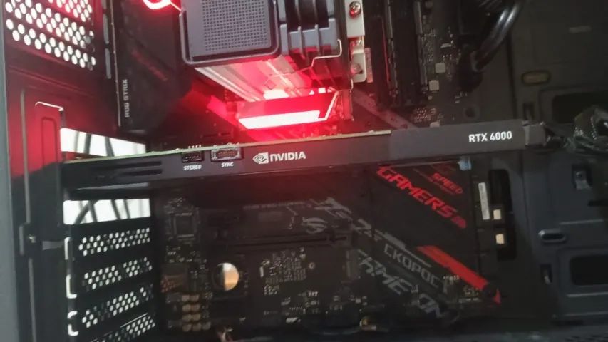 Nvidia Quadro RTX4000 8gb - Foto 2
