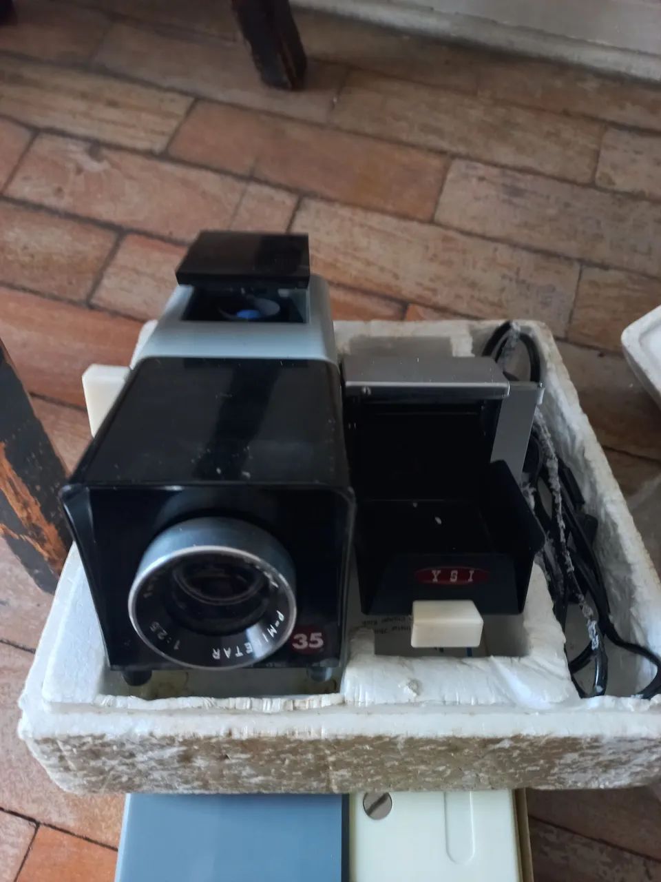 Projetor de Slides antigo
