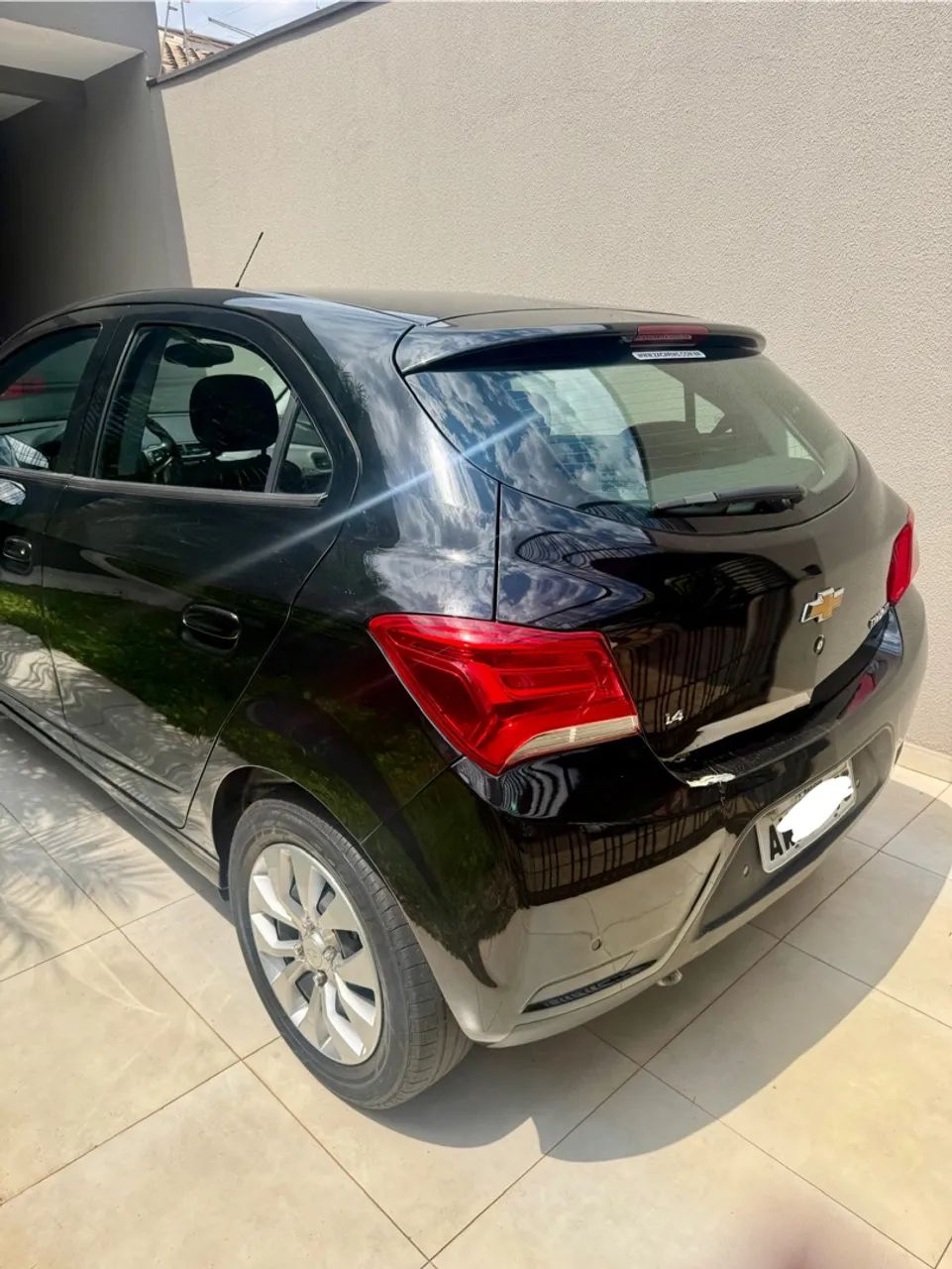 Chevrolet Onix Hatch LT 1.4 8V Flex Mec. 4P 2017 - Foto 2