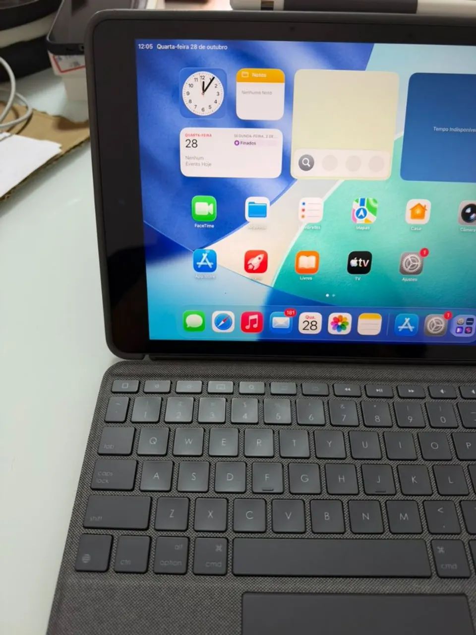 iPad 9 com teclado Logitech Troco - Foto 2