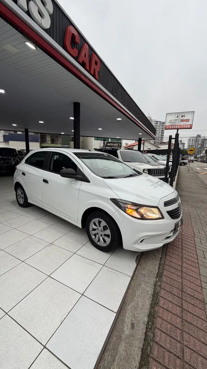 Chevrolet Onix JOY Hatch 1.0 8V Flex Mec. 4P 2019 - Foto 2