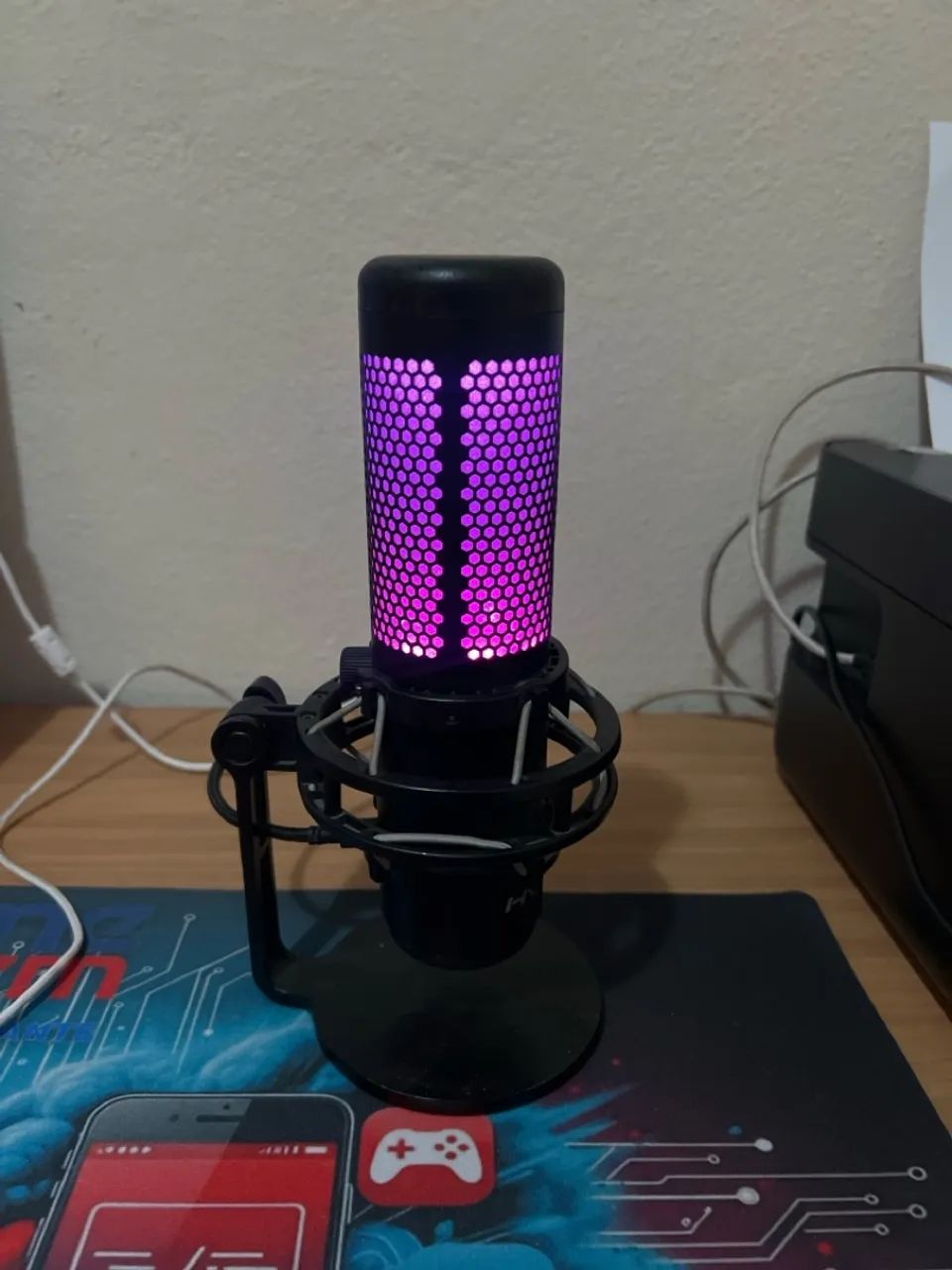 Vendo microfone de mesa Hyperx Quadcast s, muito novo! - Foto 4