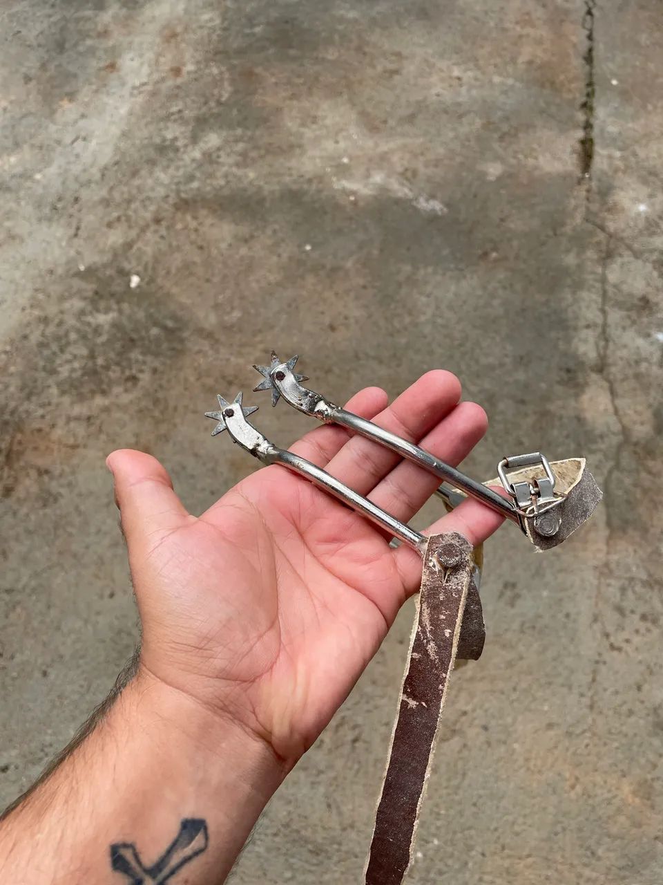 Vende-se par de espora - Foto 3