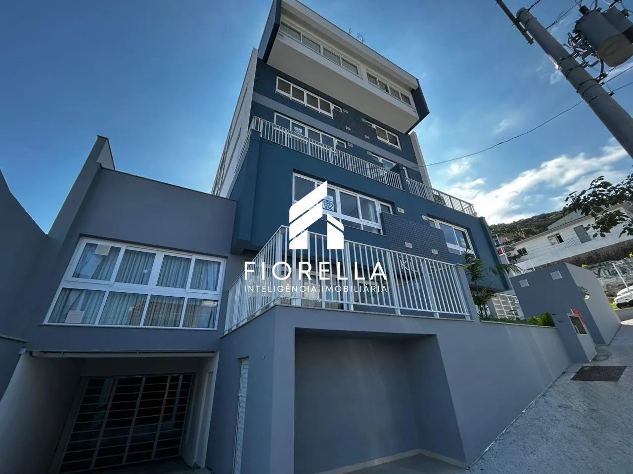 Studio com 49m² privativos em excelente localização - Centro de Florianópolis