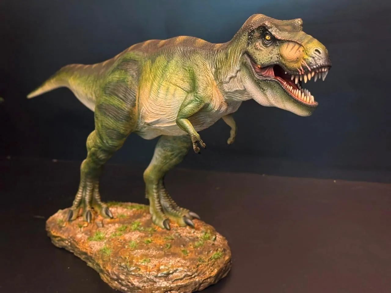 T Rex Custom 1/15, Jurassic park 2 ñ iron studios