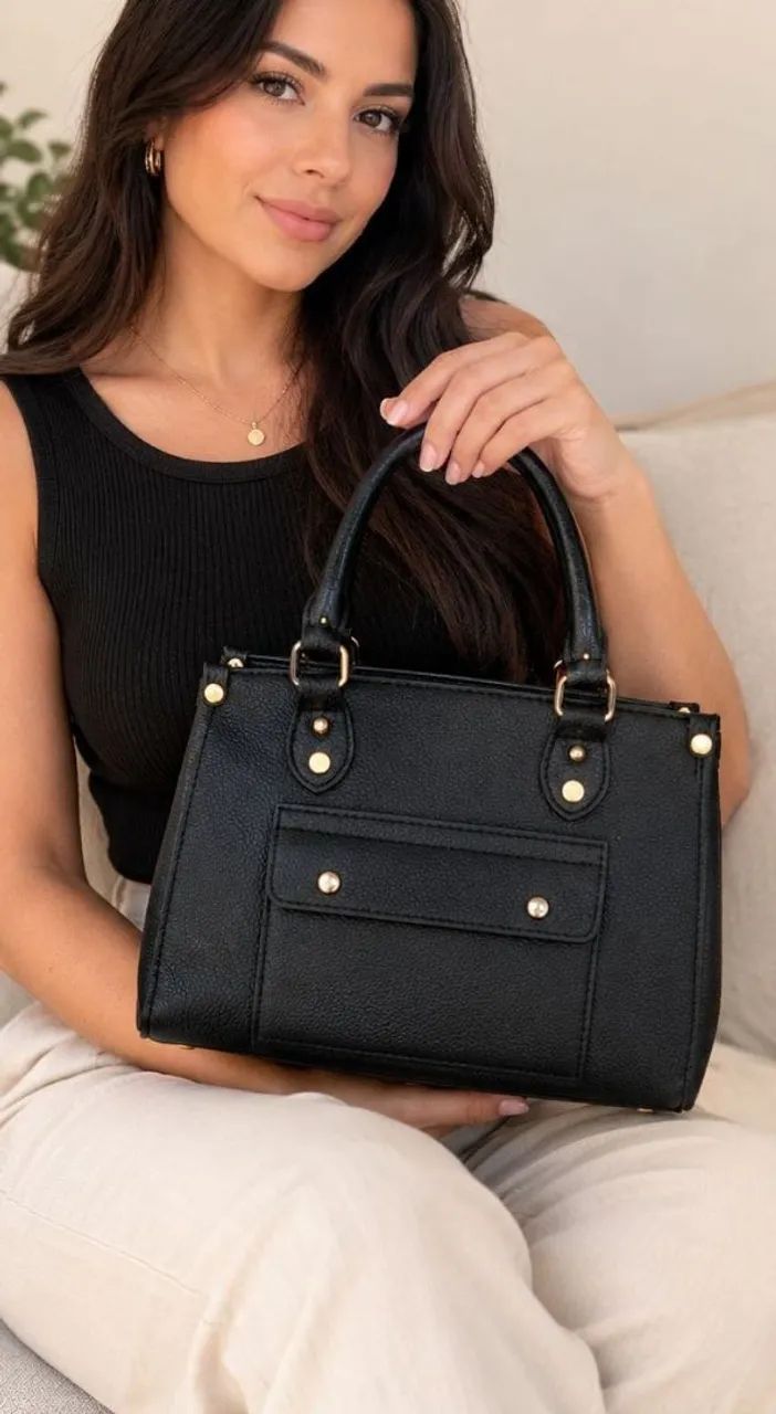 ? Bolsa Lívia - Elegância, Espaço e Praticidade