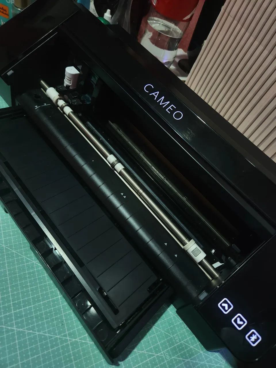 Silhouette cameo 4
