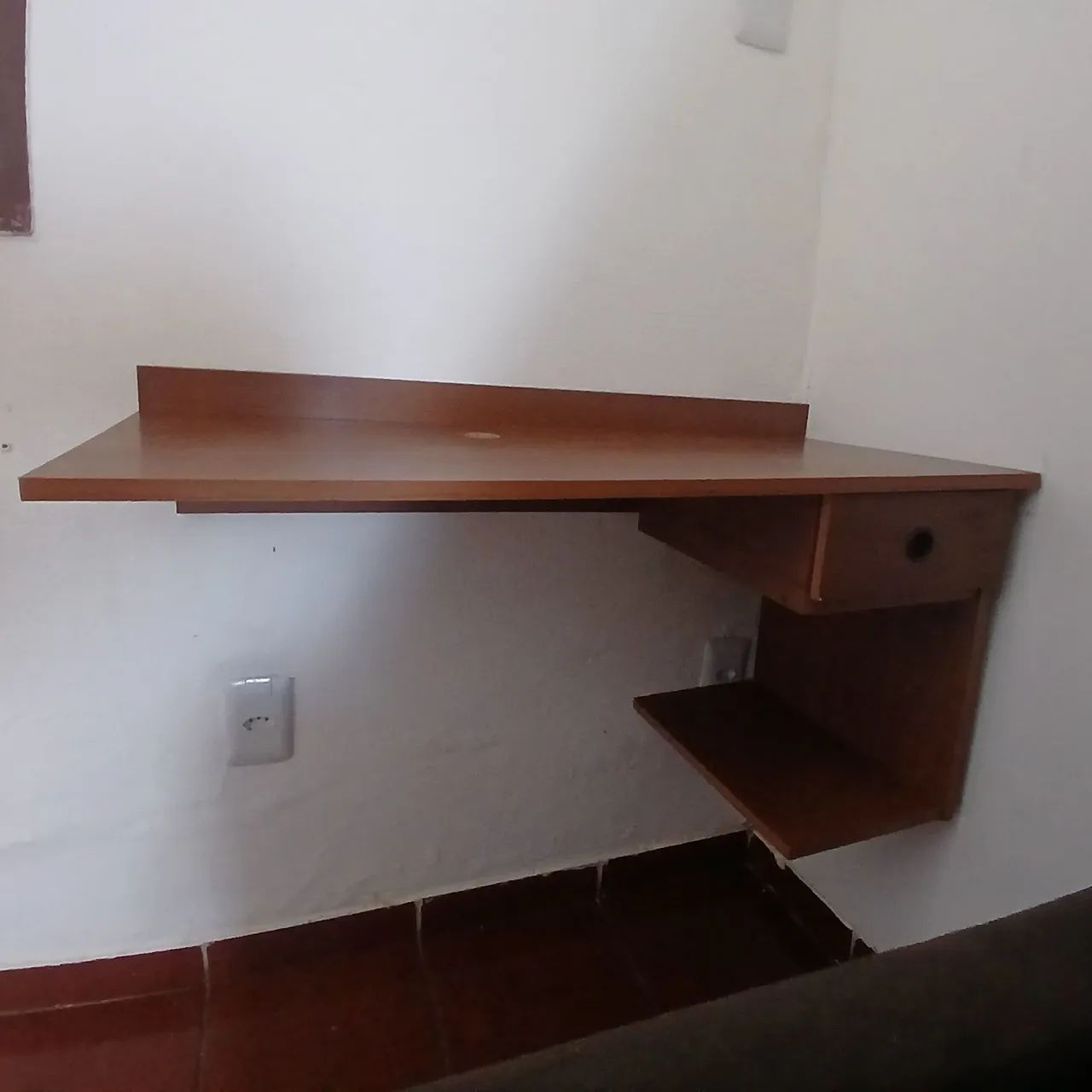 Escrivaninha suspensa com 1 gaveta - Foto 2