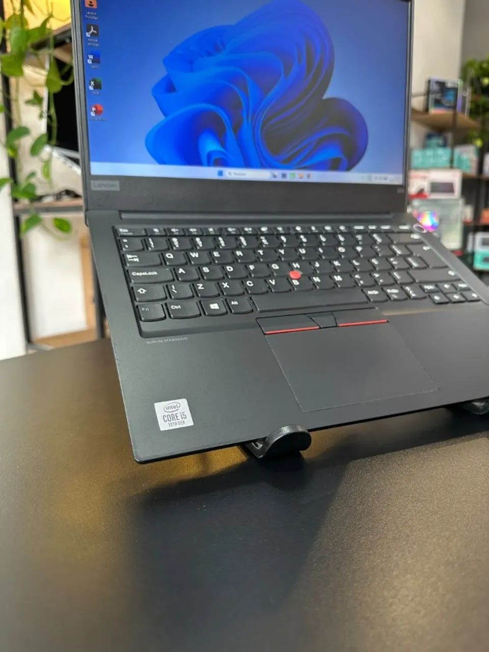 Notebook Lenovo ThinkPad E14 + Core i5 de 10th + SSD M2 2TB + 16GB DDR4 + Windows 11 - Foto 3