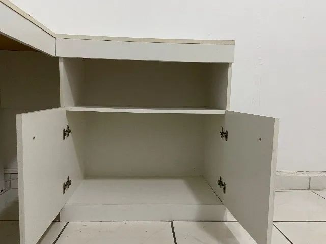 Escrivaninha cor branca  - Foto 4