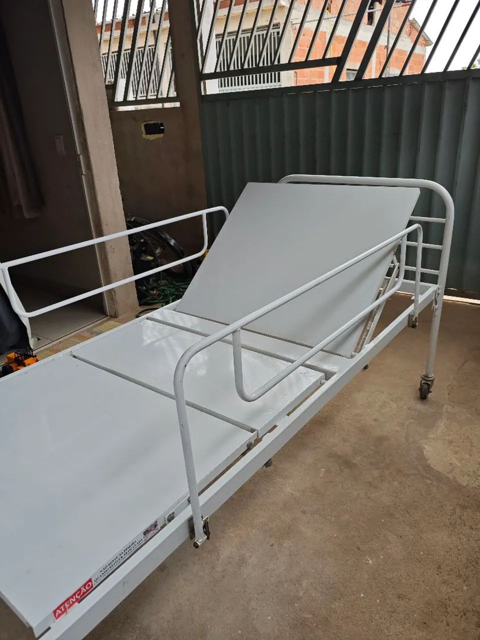 Cama hospitalar com colchão  - Foto 4
