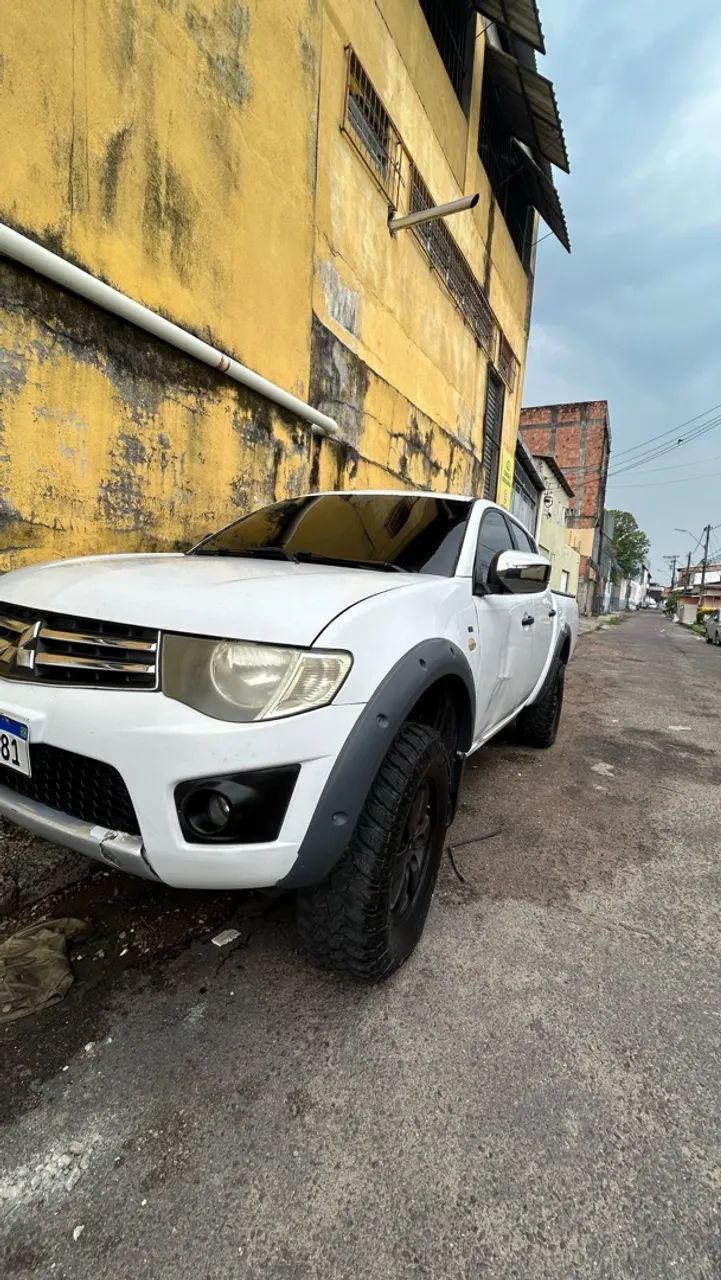 Mitsubishi L200 L200 Triton GLS 3.2 CD TB Int.Diesel Mec 2013