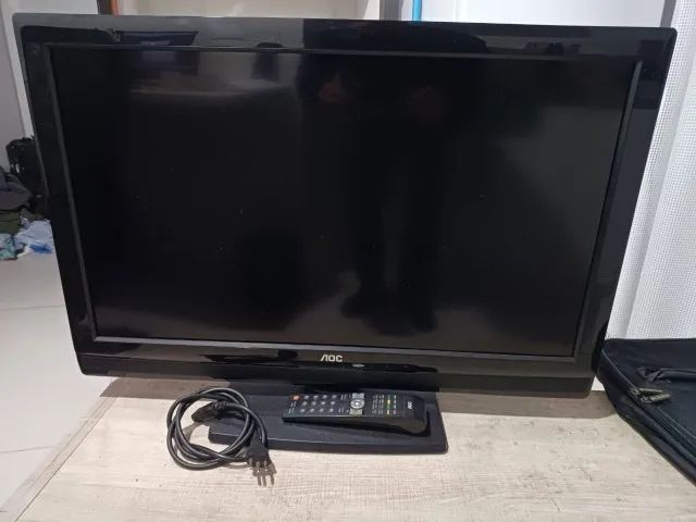 TV AOC 32 polegadas com controle