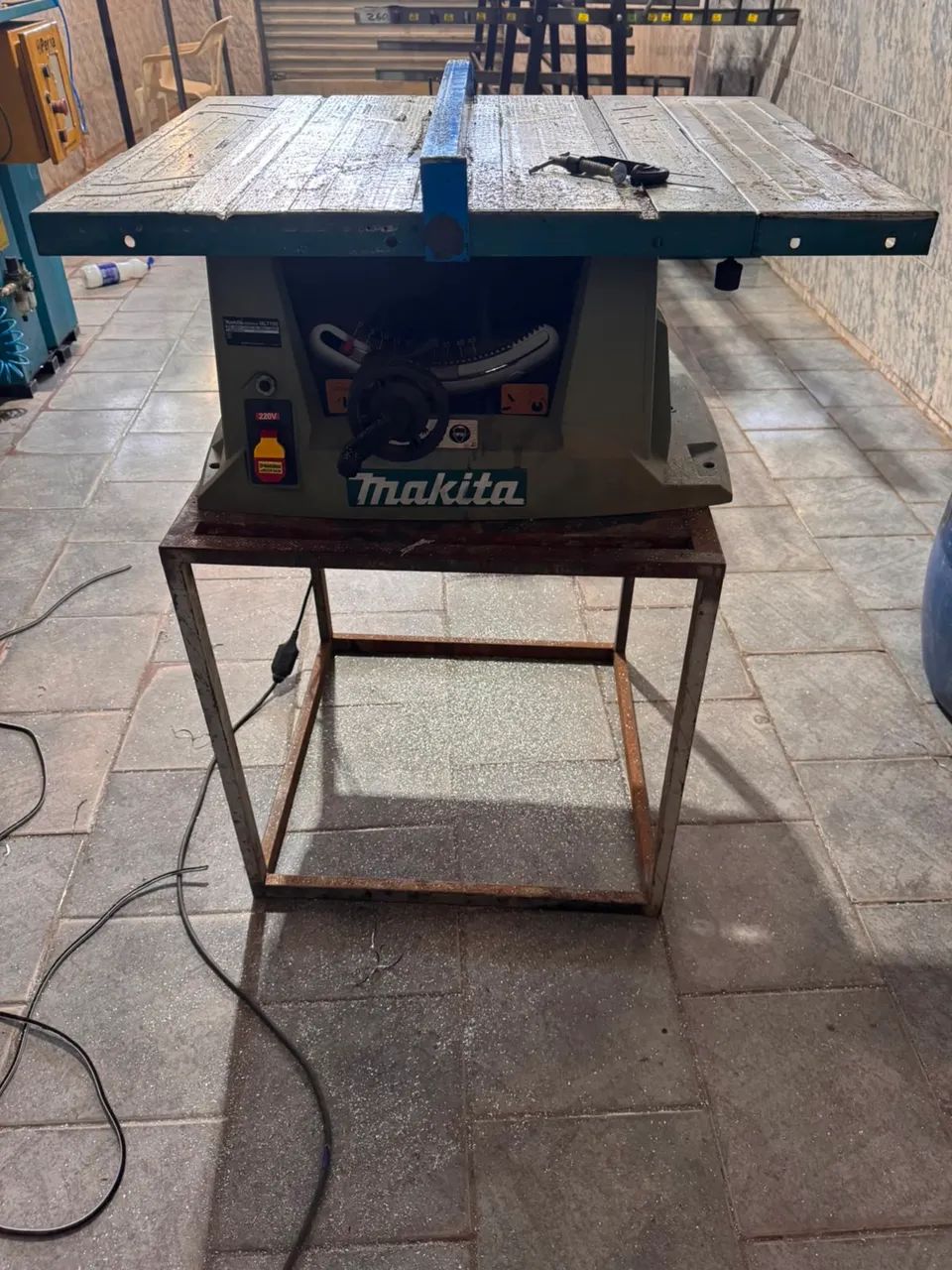 Refiladeira Malta 220v