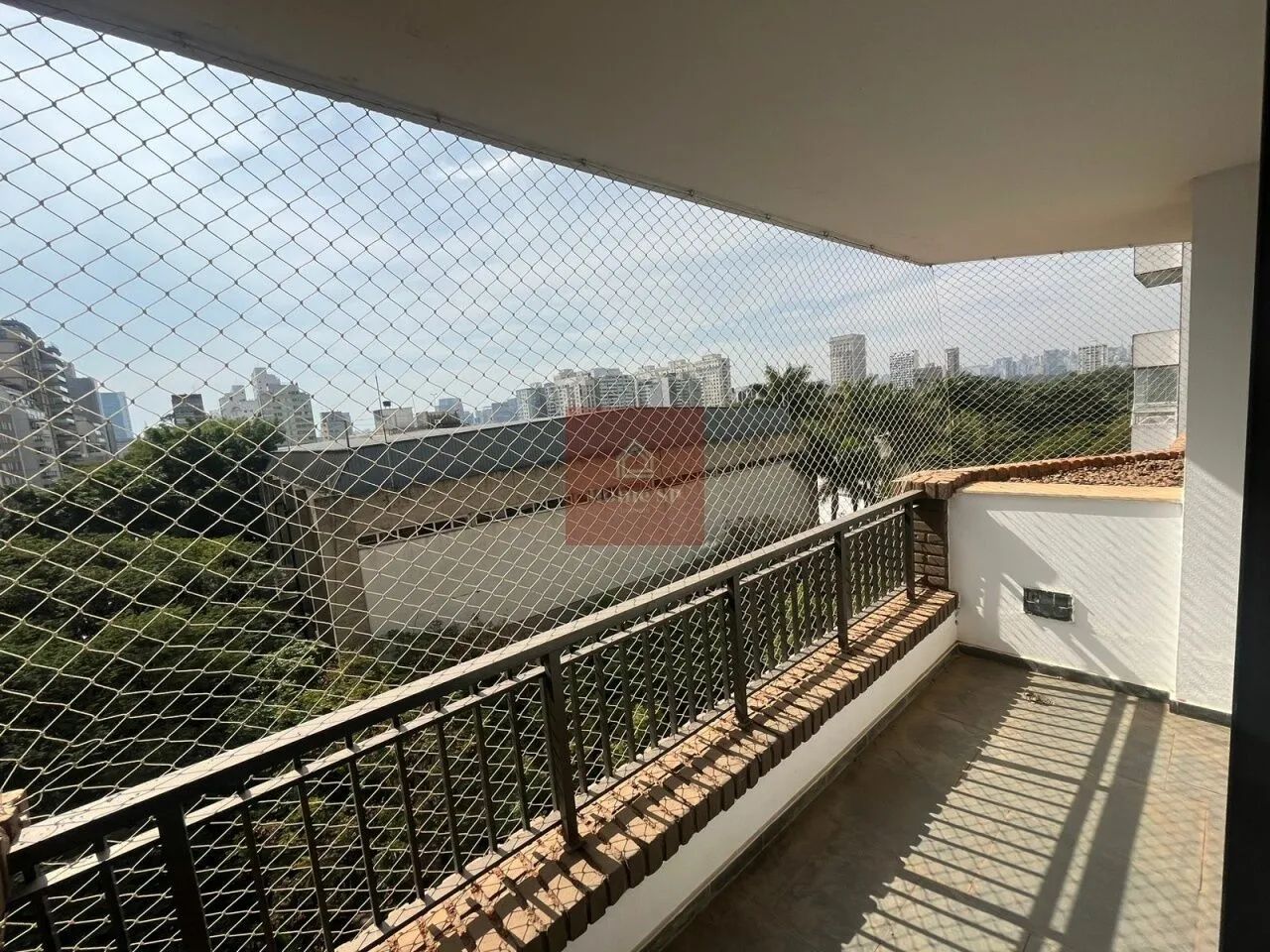Apartamento de Alto Padrão no Jardim Europa 250 m² | 4 Dormitórios | 3 Suítes | 2 Vagas