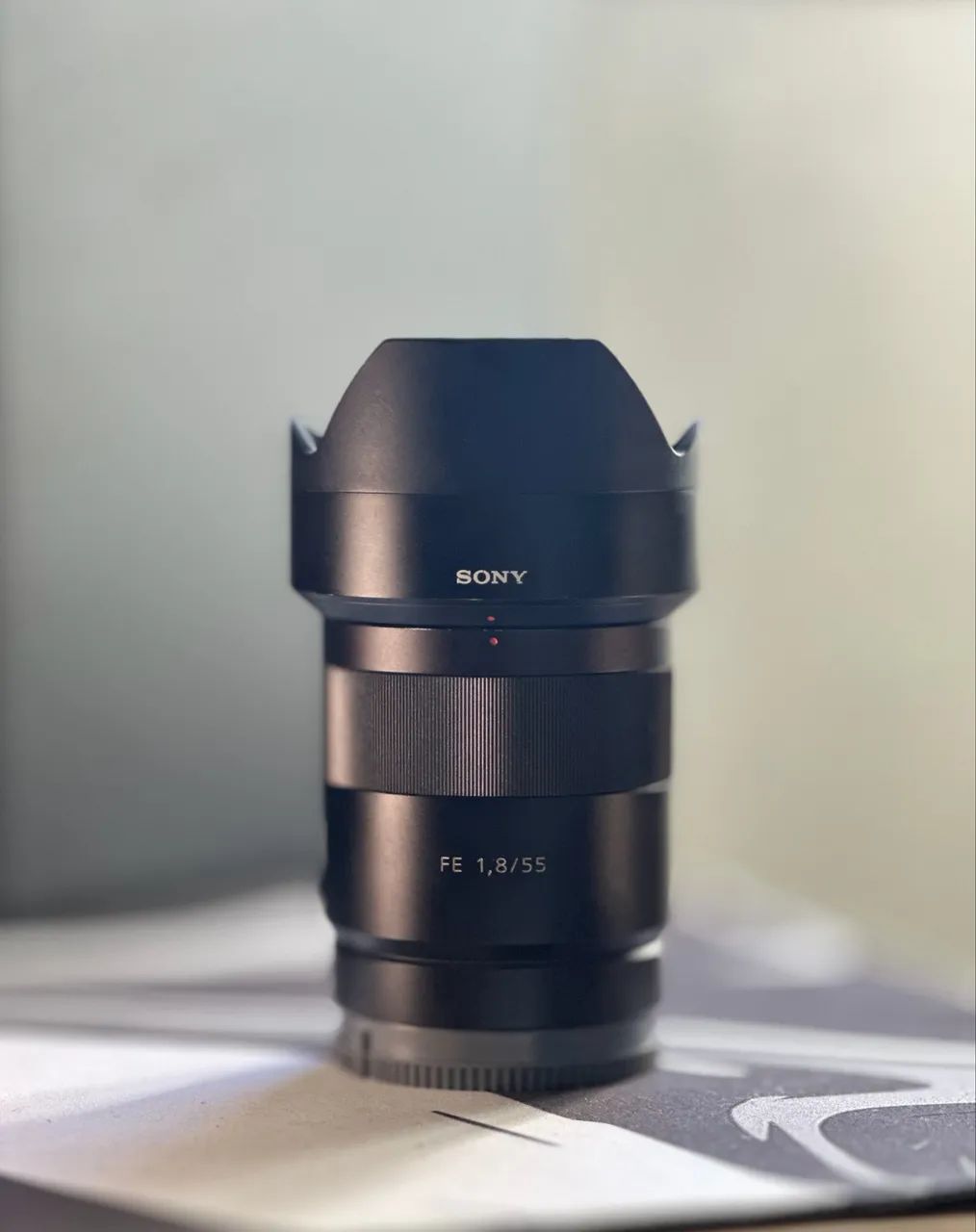 Lente Sony Zeiss Sonnar T* FE 55mm F/1.8 ZA ? E-mount - Acessórios