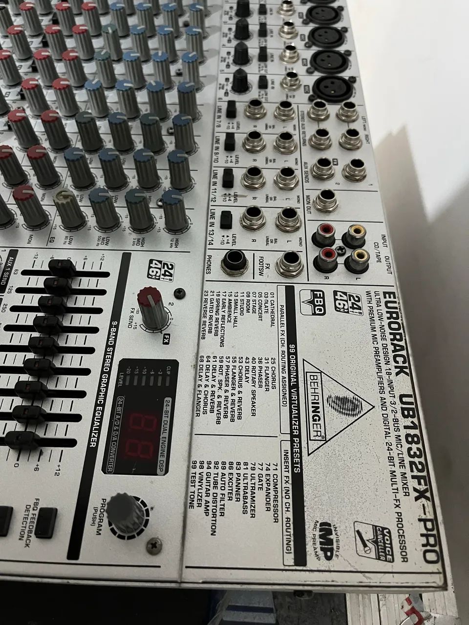 Mesa De Som Behringer Eurorack Ub1832fx-pro - Foto 3